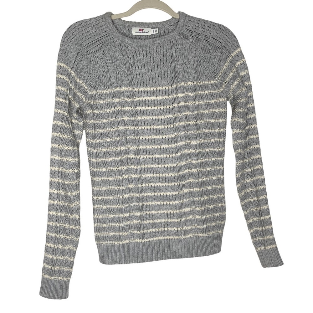 VINEYARD vines cable knit grey sweater. Crew neckline. Size XS